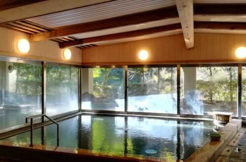 Un onsen, bain Japonais